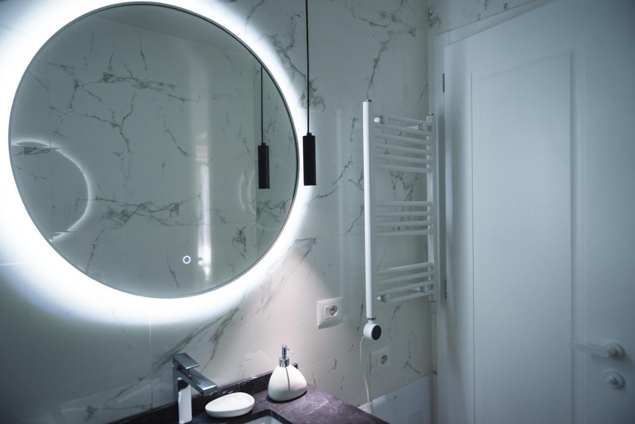 Tam Skanderbeg Square City Center Apartment No4 地拉那 外观 照片